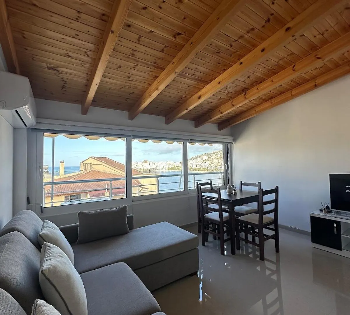 Seb'S Central Apartment Σαράντα